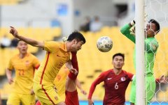 中国获东亚杯季军 外媒称全面归化后中